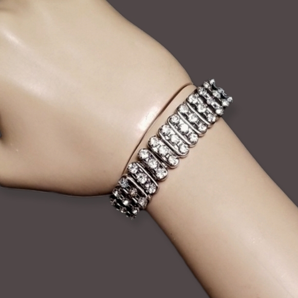 Vintage Mid Century British Hong Kong Rhinestone Accordion Stretch Bracelet - Picture 2 of 13